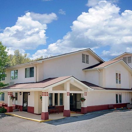 Motel Super 8 By Wyndham Newburgh/West Point Stewart Intl Airport Zewnętrze zdjęcie