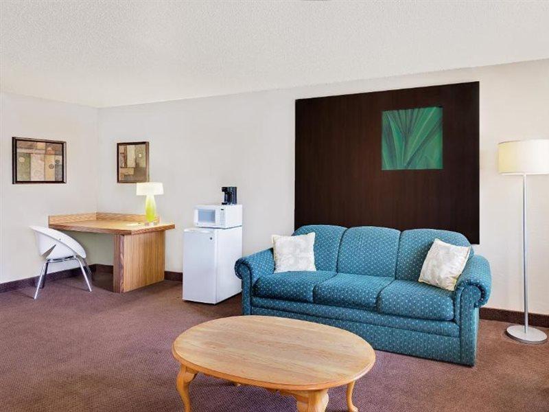 Motel Super 8 By Wyndham Newburgh/West Point Stewart Intl Airport Zewnętrze zdjęcie