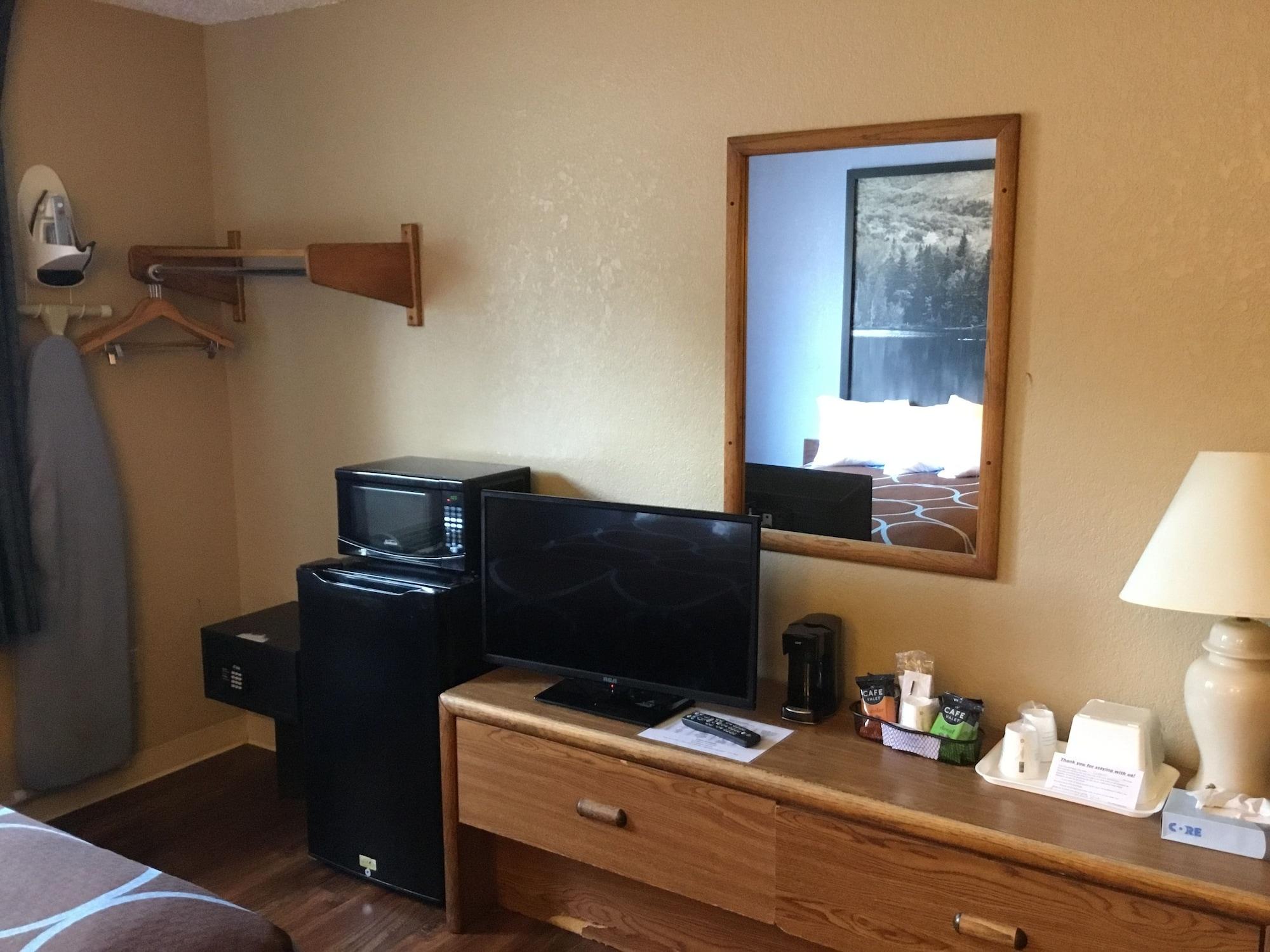 Motel Super 8 By Wyndham Newburgh/West Point Stewart Intl Airport Zewnętrze zdjęcie