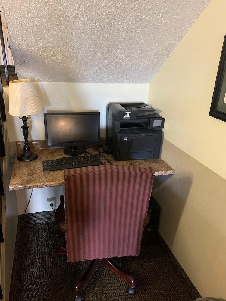 Motel Super 8 By Wyndham Newburgh/West Point Stewart Intl Airport Zewnętrze zdjęcie